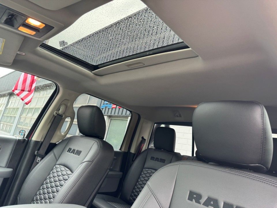 Fahrzeugabbildung Dodge RAM 5.7 Fahrwerk 2,11m hoch 22" Schiebed. Leder