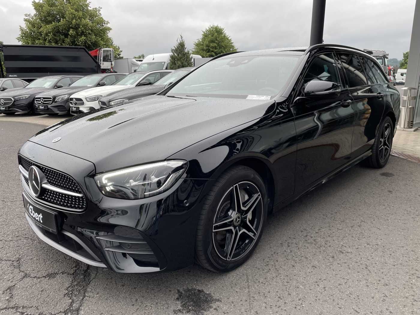 Fahrzeugabbildung Mercedes-Benz E 300 T de 4M AMG+AHK+Distr+Burm+ R-Kamera+Carpl