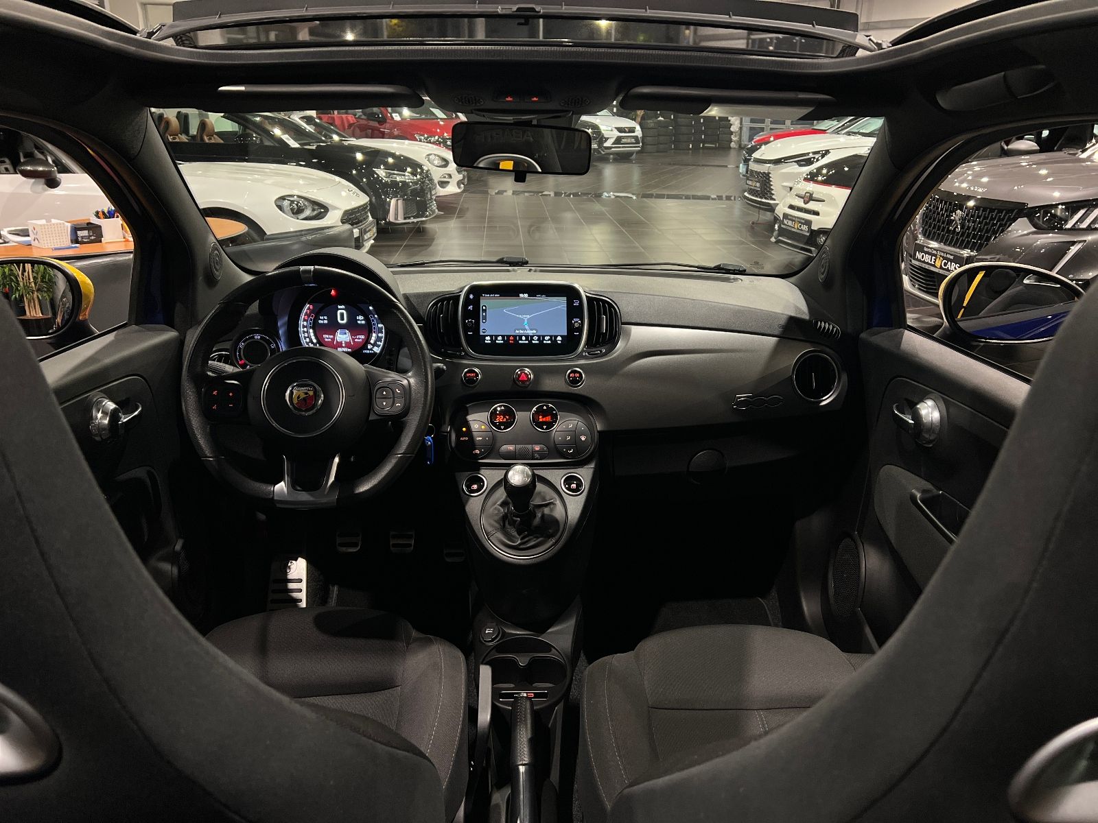 Fahrzeugabbildung Abarth 595C Pista KLIMA Navi CARPLAY PDC