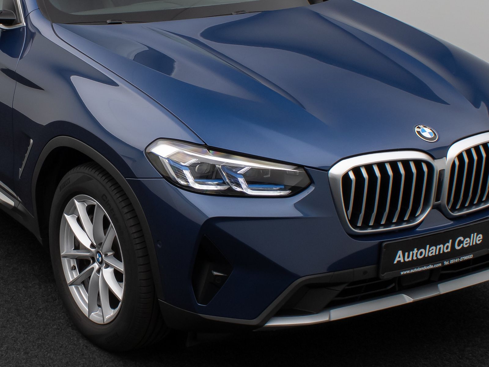 Fahrzeugabbildung BMW X3 xD30d Sport Kamera Laser HUD H/K Komfort AHK