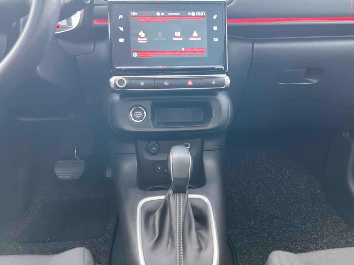 Fahrzeugabbildung Citroën C3 PT 110 S&S EAT6 Shine Pano. Navi LED CarPlay