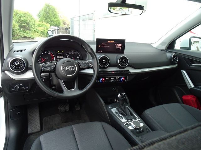 Q2 35 TFSI S-tronic / Komfort-Paket