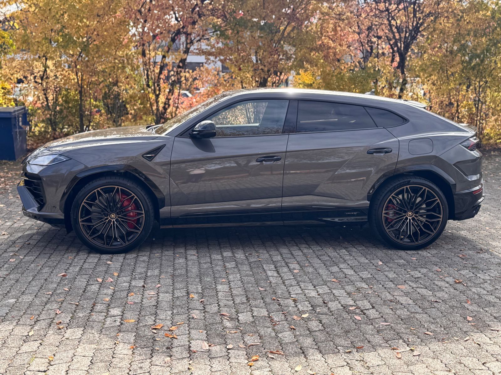 Fahrzeugabbildung Lamborghini URUS SE|BANG/OLUFSEN|PANO|MY25|BLANCO COC
