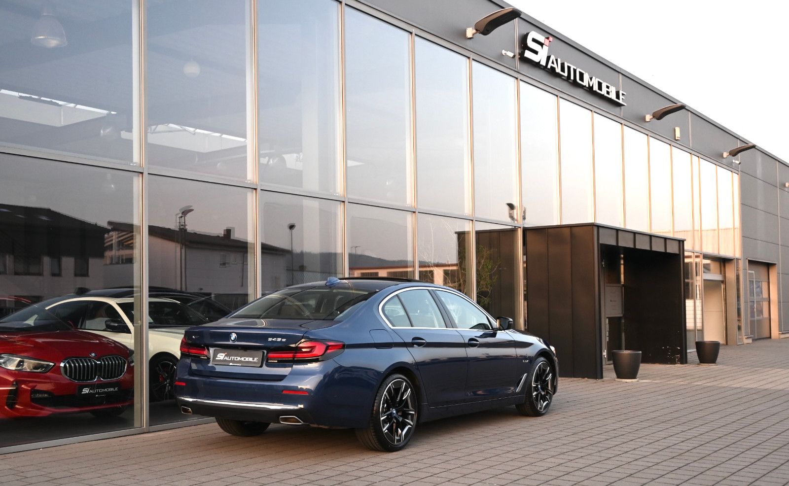 Fahrzeugabbildung BMW 545e xDr. Luxury °UVP 99.870€°ACC°GLASDACH°360°K