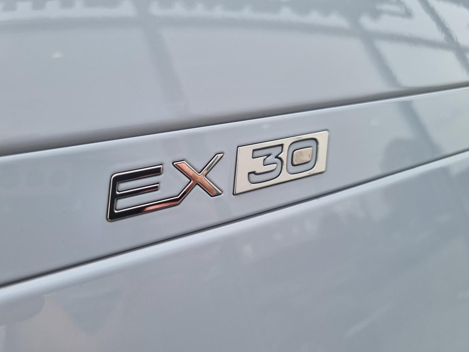 Fahrzeugabbildung Volvo EX30 Single Core 'Sitzheizung, Lenkradheizung'