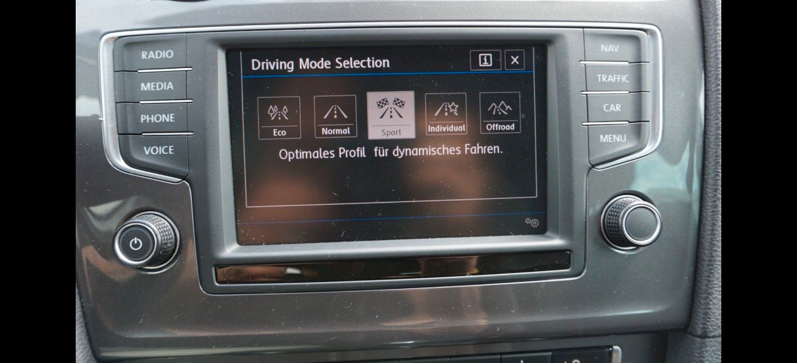 Fahrzeugabbildung Volkswagen Golf VII Alltrack, Variant, BMT, 4M,T.Leder,Navi