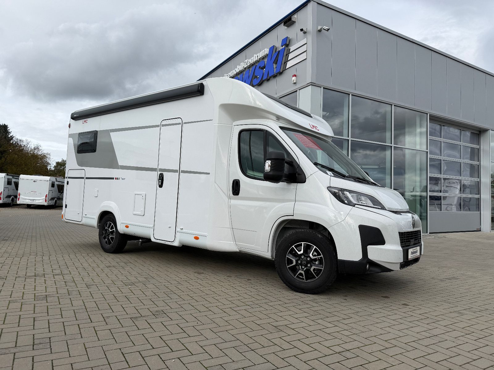 Fahrzeugabbildung LMC Tracer 690 EL