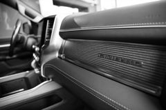 DODGE RAM 1500 Limited CrewCab 5.7l V8 - Unfallfrei