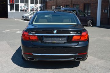 BMW 750 - 5