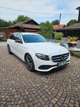Mercedes-Benz E 220 d 4MATIC T Autom. -AHK² - Mercedes-Benz E 220 Gebrauchtwagen in München