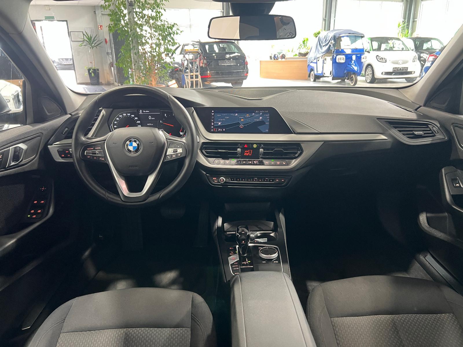 BMW 116 d Lim. Automatik **Navi*AHK*SHZ*PDC**, миниатюра 10