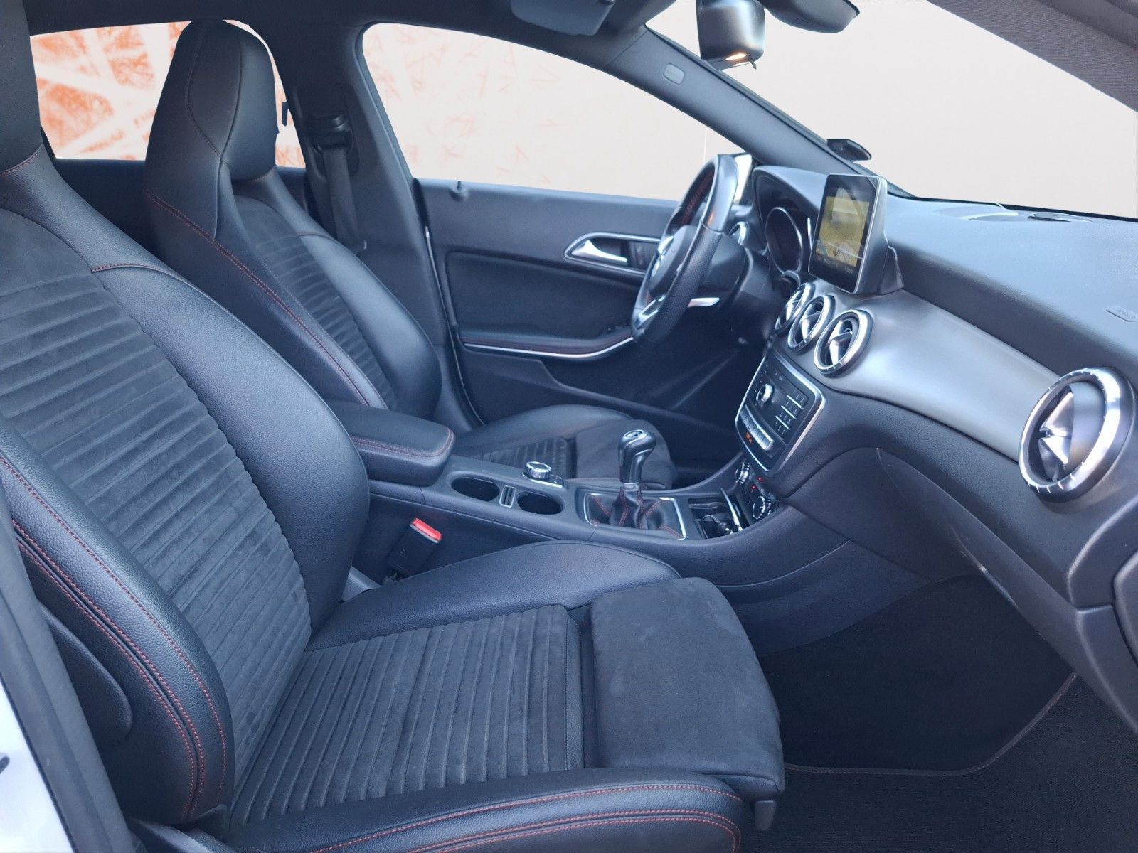 Fahrzeugabbildung Mercedes-Benz CLA Shooting Brake CLA 200