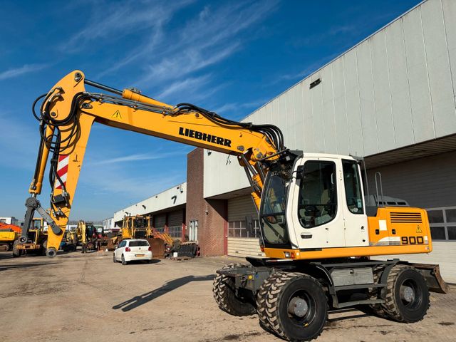 Liebherr A900C