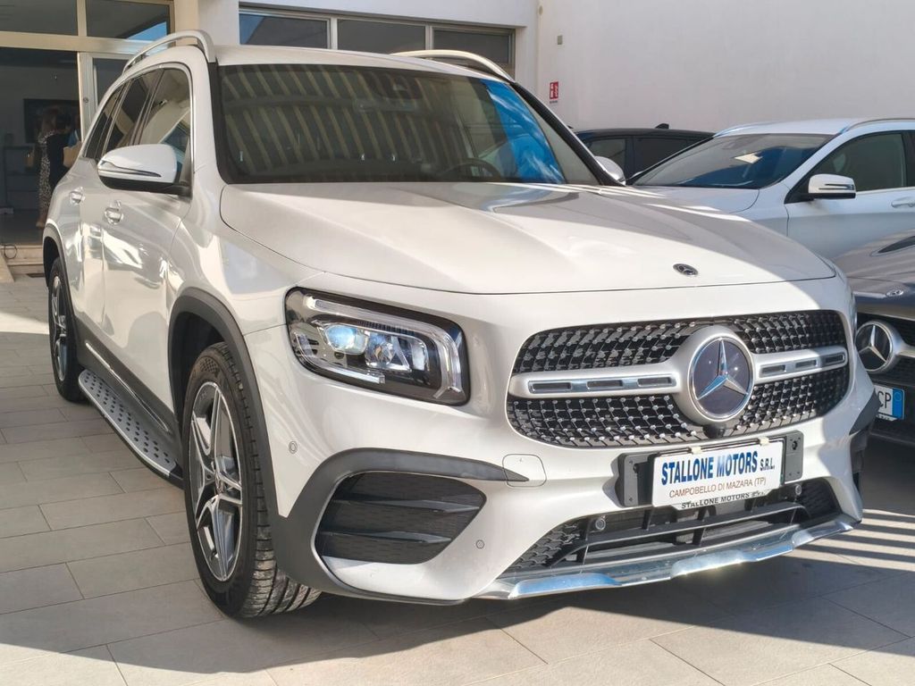 Image of Mercedes-Benz GLB 200