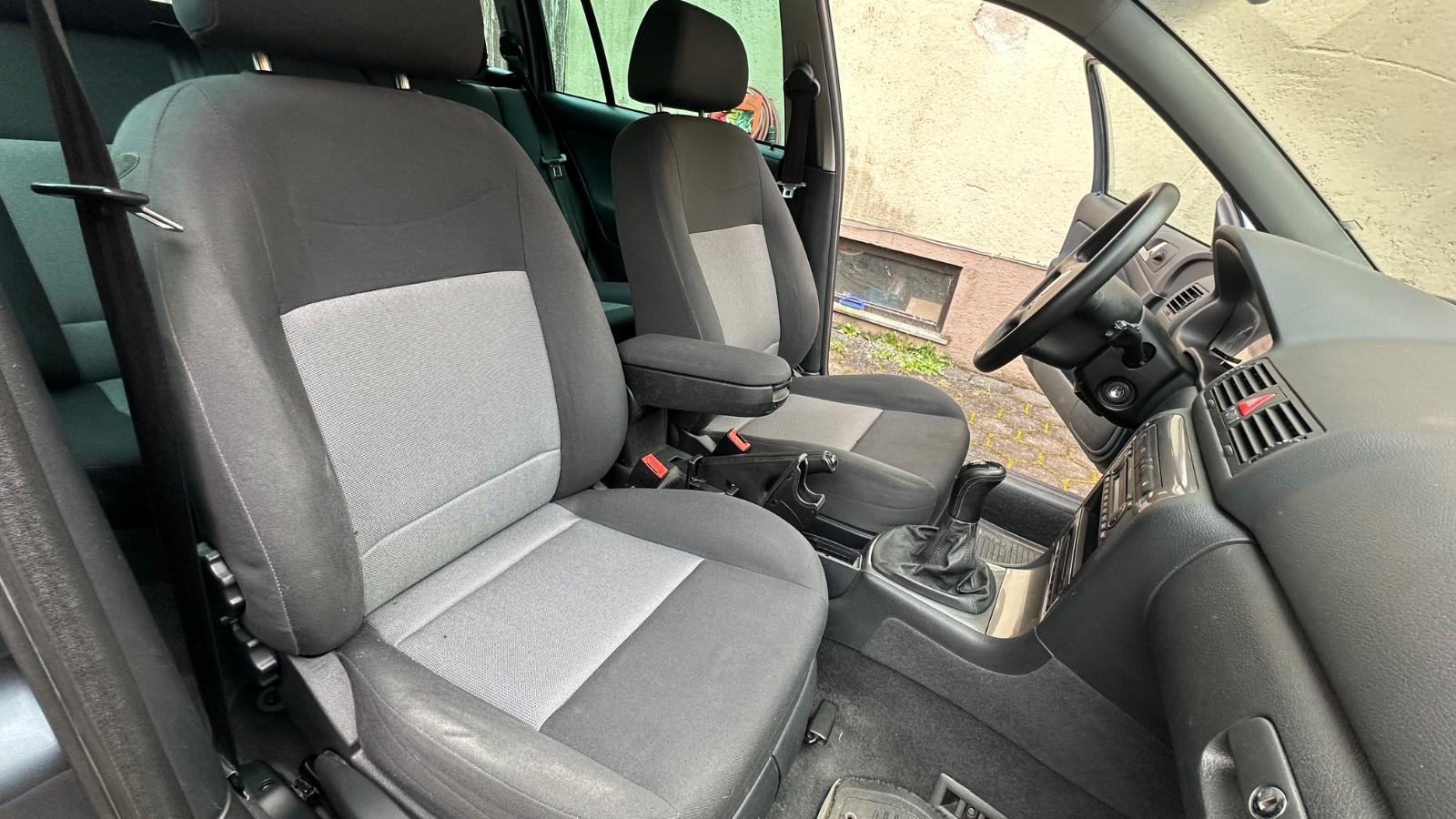 Skoda Octavia 1.6 Zahnriemen Neu Tüv ca 1 Jahr