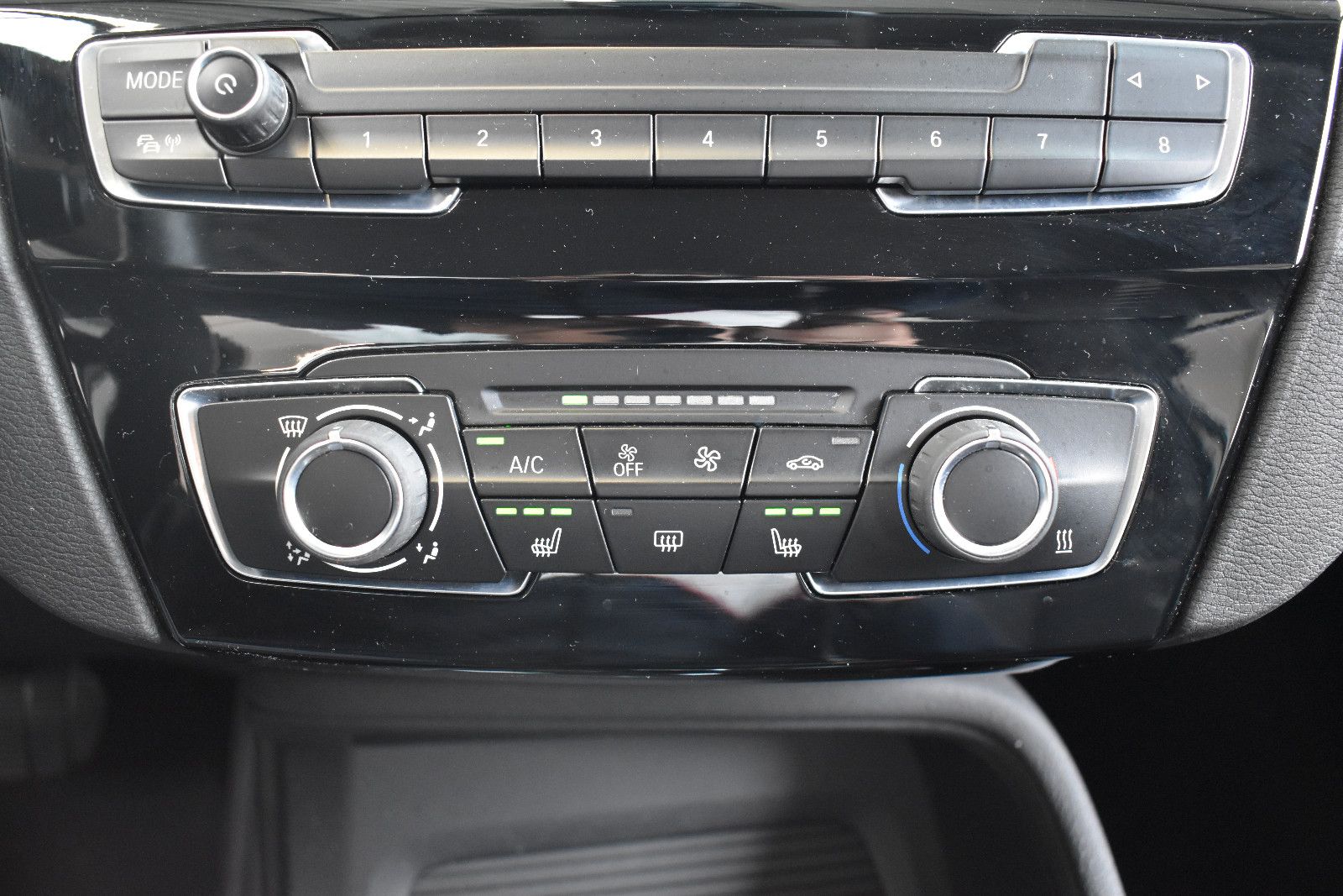 BMW X1 sDrive18d Automatik Navi3D~DAB~PDC~Sportsitze foto 17