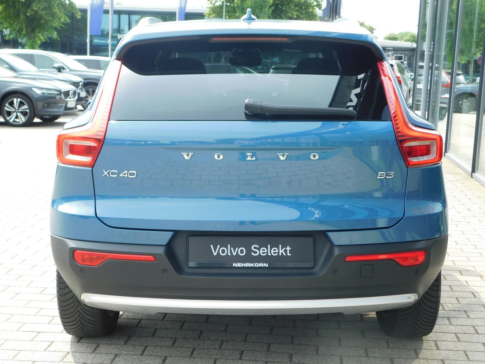 Fahrzeugabbildung Volvo XC40 B3 Core "ACC, 19-Zoll"