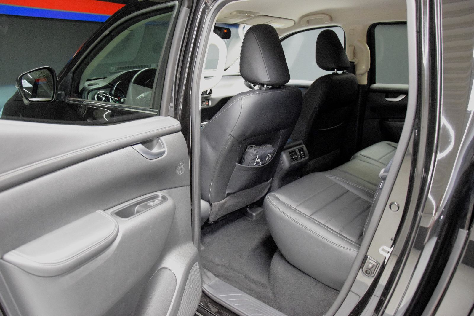 Fahrzeugabbildung Mercedes-Benz X 250 d 4Matic Doppelkabine Edition Power LED