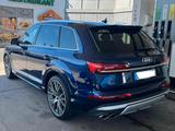 Audi SQ7 TDI Perfekter Pflegezustand - blaue Audi SQ7