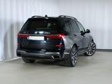 BMW X7 M50 i Aktivlenkung Pano StandHZG HUD Laser - BMW X7 M50: Schwarz