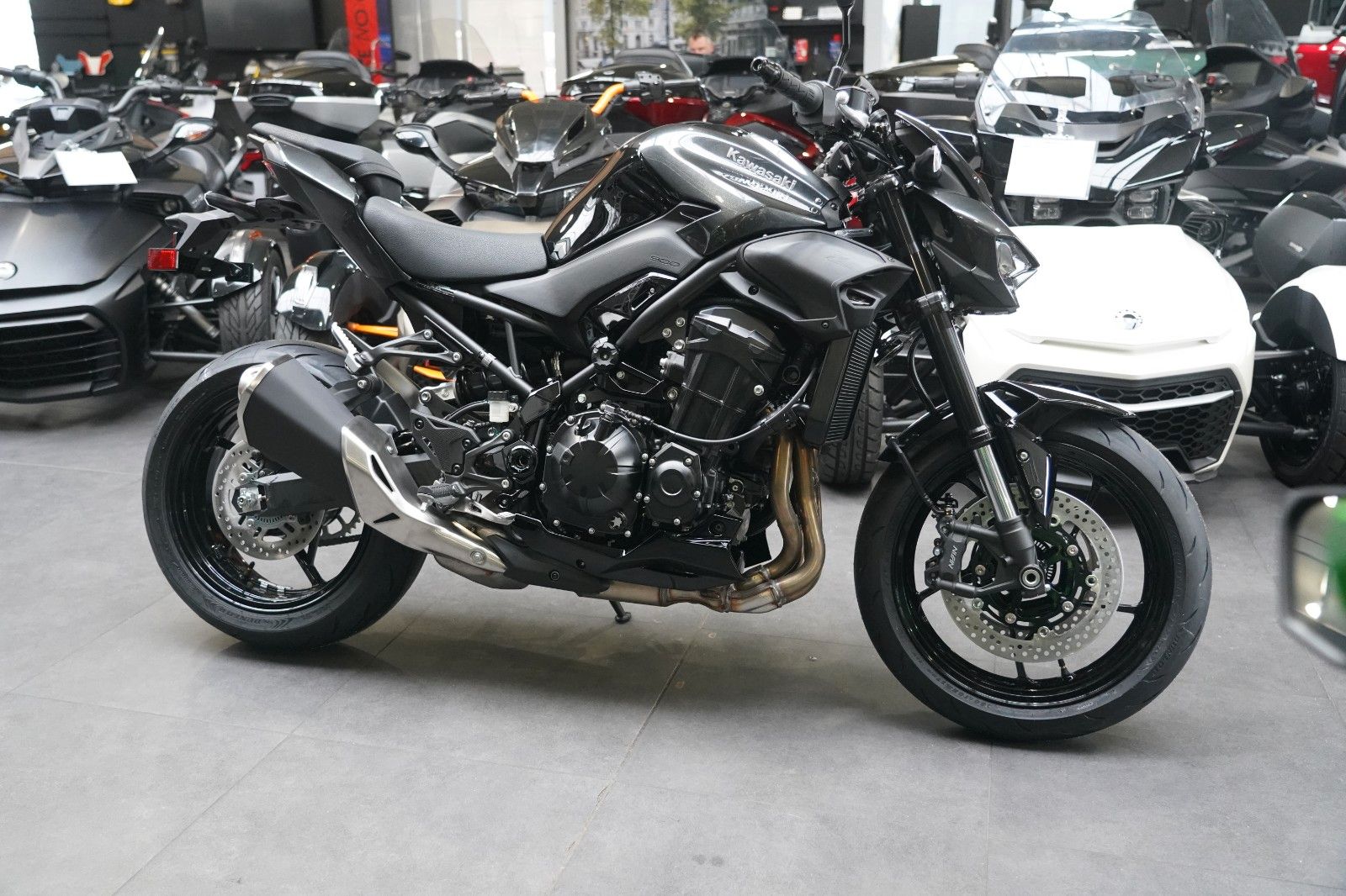 Fahrzeugabbildung Kawasaki Z900 4 Jahre Garantie