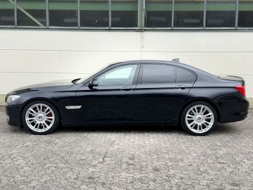 BMW 750 - 7