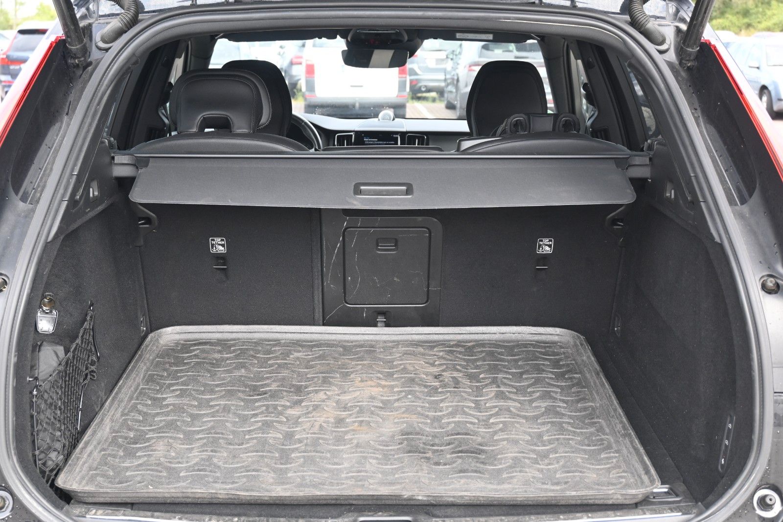 Fahrzeugabbildung Volvo XC60 B5D AWD R-Design*LED*PANO*STHZ*LUFT*B&W*AHK