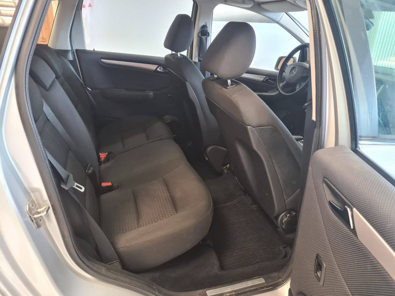Fahrzeugabbildung Mercedes-Benz B 200 CDI / PANO / KLIMA / AUTOMATIK