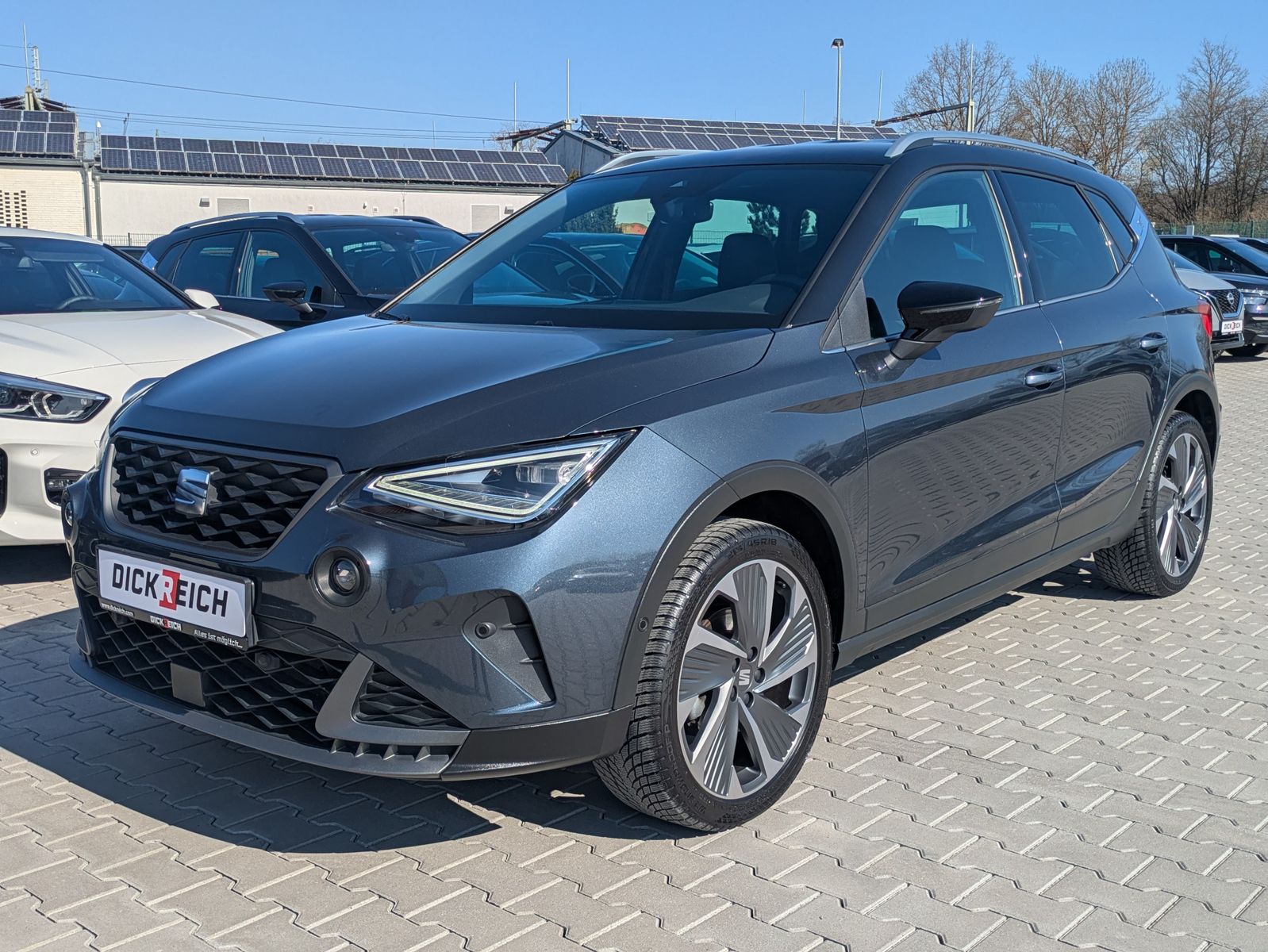 Fahrzeugabbildung SEAT Arona 1.0 TSI FR DSG AHK*ACC*LED*APP*DAB*KAMERA