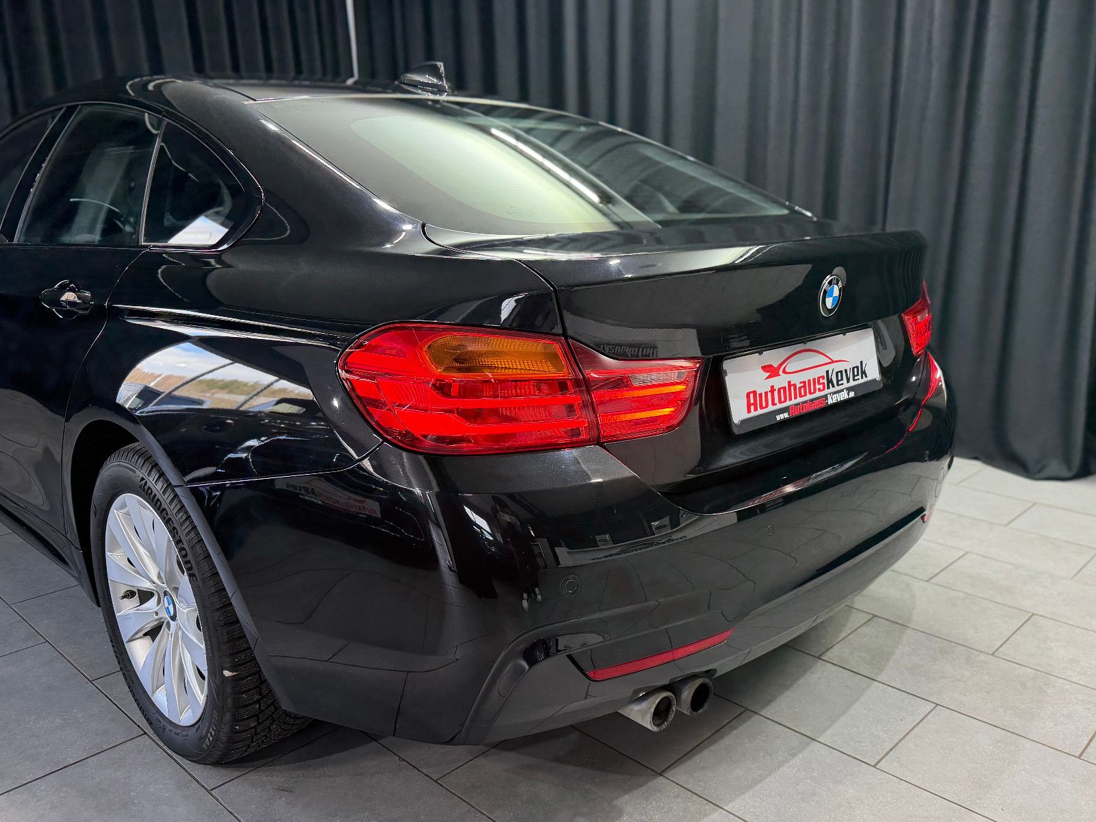 Fahrzeugabbildung BMW BMW 428i xDrive Gran Coupe M Sport|H&K|PANO|1.Hd