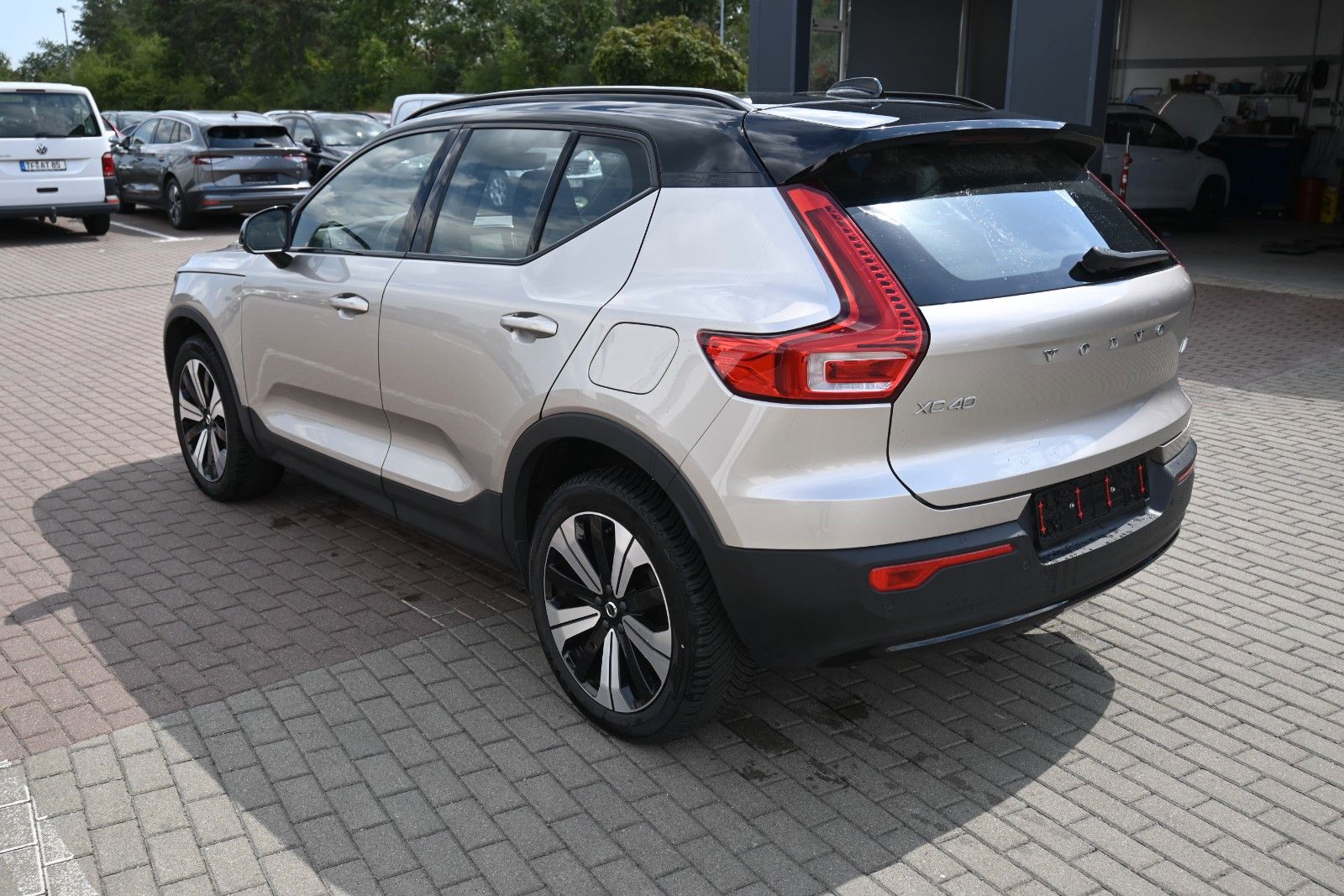 Fahrzeugabbildung Volvo XC40 BEV Plus Single Motor*2WD*WP*RW: 460 KM*