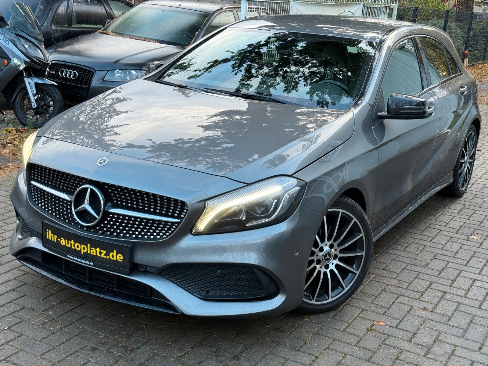 MERCEDES-BENZ A 180 AMG Line Navi, LED