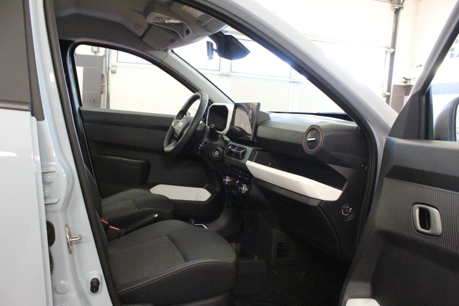 Fahrzeugabbildung Dacia Spring electric 100 Extreme