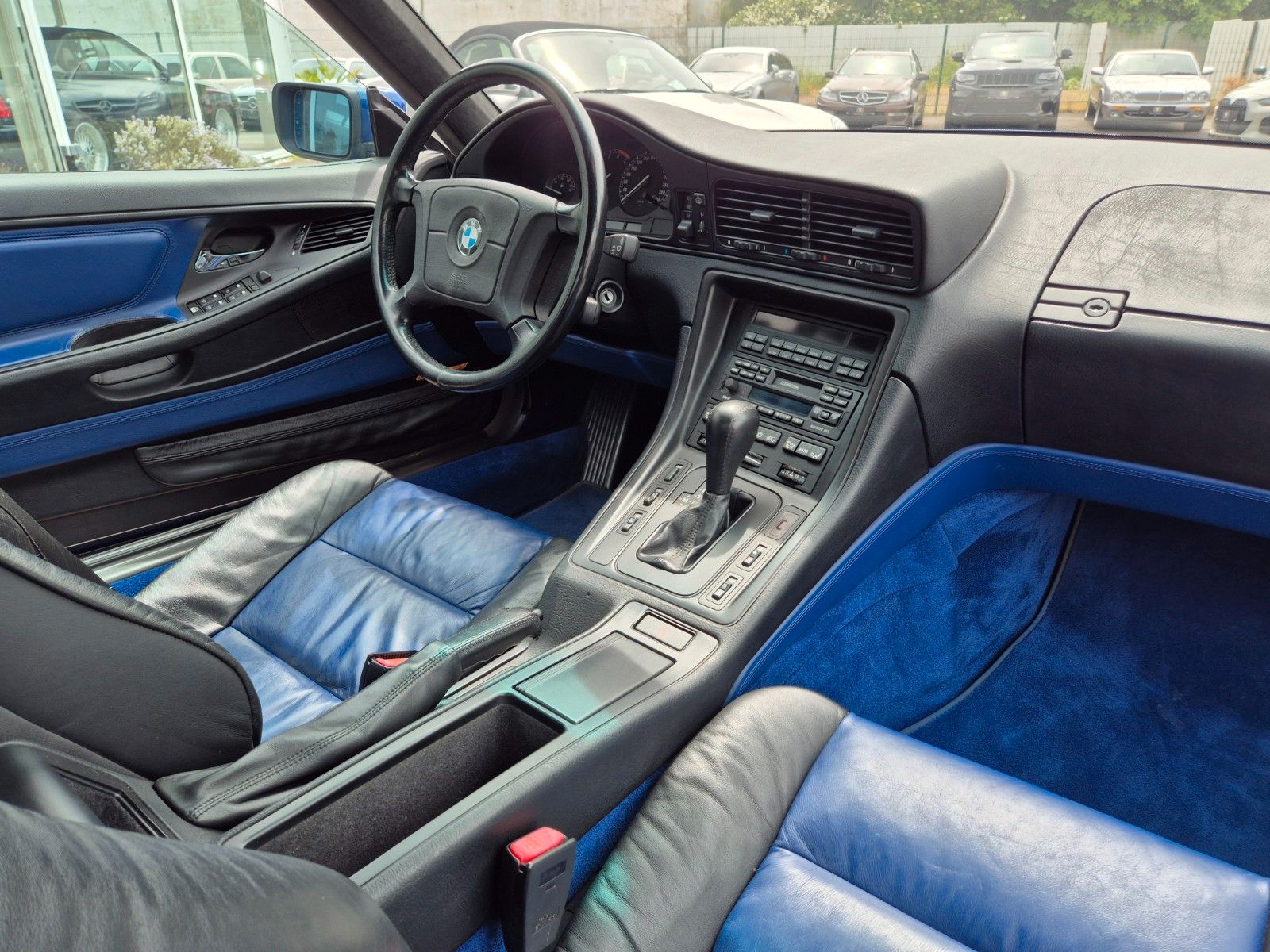 Fahrzeugabbildung BMW 850Ci/Deutsch/Sammler/Individual Interieur