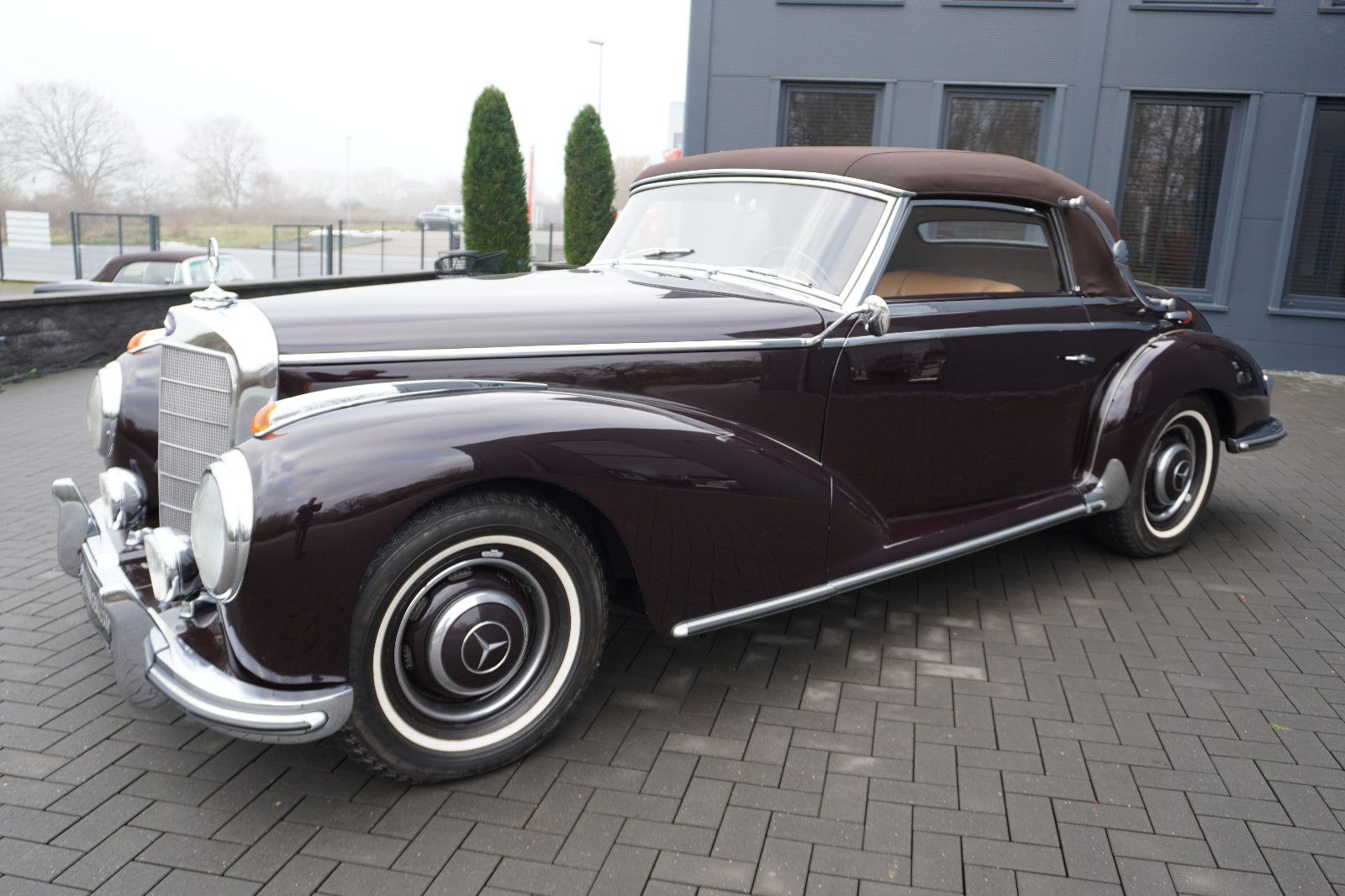 Fahrzeugabbildung Mercedes-Benz 300 S Cabriolet W 188