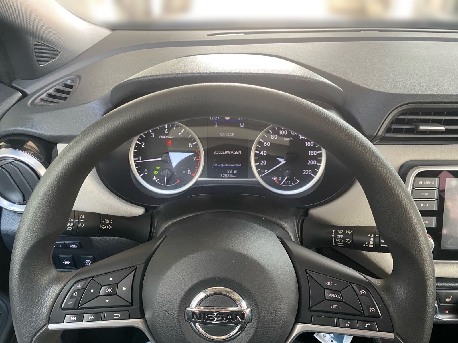 Fahrzeugabbildung Nissan Micra 1.0 IG-T Kiiro*Navi*DAB*Alu*Sitzhg*PDC*+WR