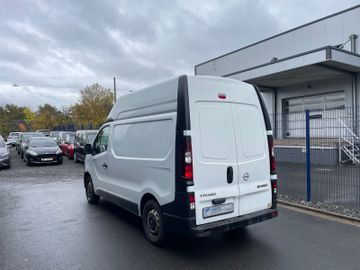 Opel Vivaro - 8