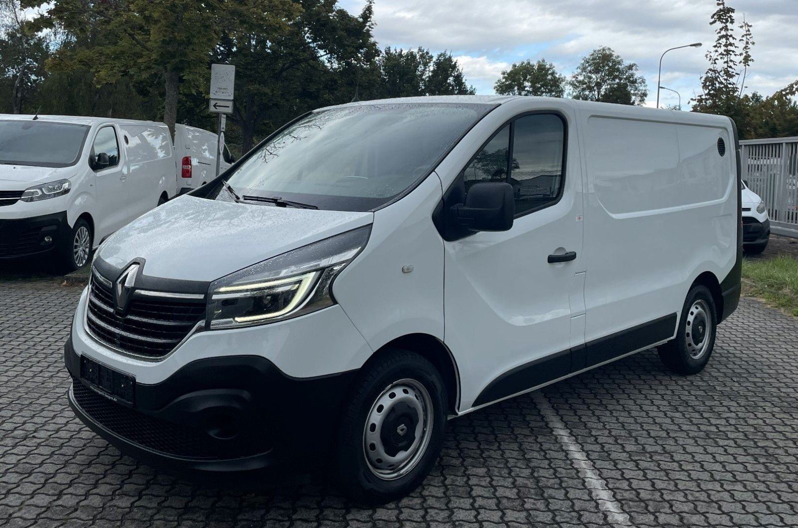 Renault Trafic L1H1 2.0 WÜRTH Regale Klima Navi PDC imagem 2