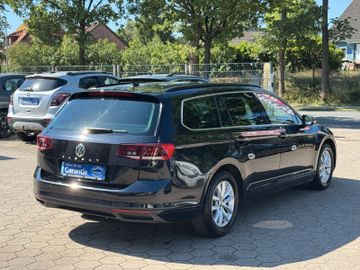 Volkswagen Passat - 4