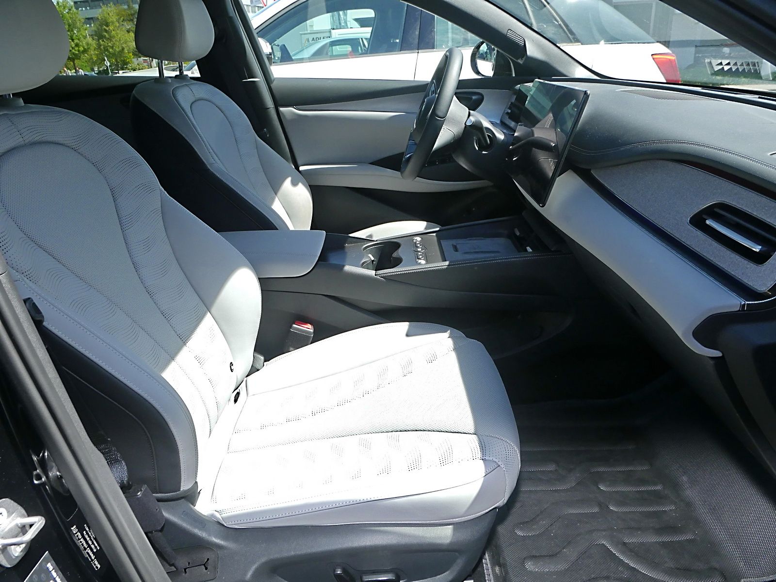 BYD SEAL 6