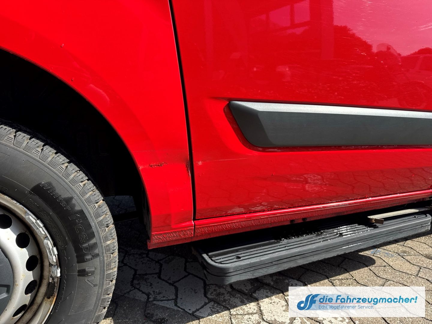 Fahrzeugabbildung Ford Transit Custom Kombi 300 L1 2.2 TDCi *1847 *EXPO