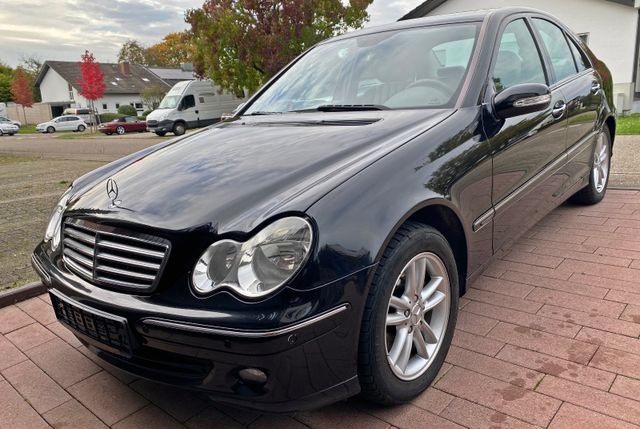 Mercedes-Benz C 180 KOMPRESSOR SHZ AHK Schiebedach Scheckheft