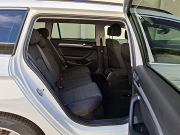 Volkswagen Passat Variant - 9