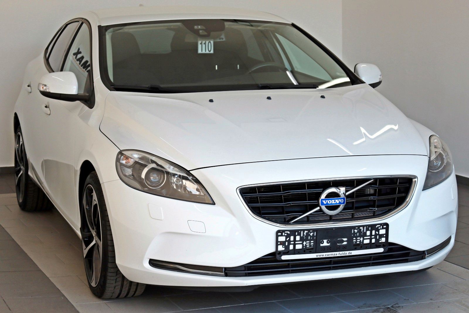 Fahrzeugabbildung Volvo V40 You! Bi-Xenon,SH,PDC,8 fach Aluräder