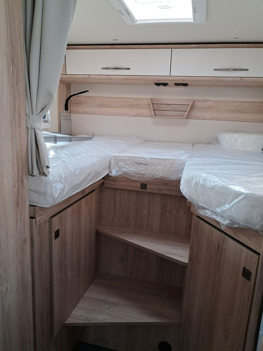 Fahrzeugabbildung Eura Mobil Profila RS PRS 695 EB Automatik + Mondial Paket