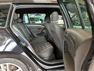 MYAUTOCENTER – Gebraucht- und Jahreswagen mit Werkstattservice in Pfaffenhofen Volkswagen Golf *ACC*PDC*NAVI*2-Zonen*LED*SPORT*