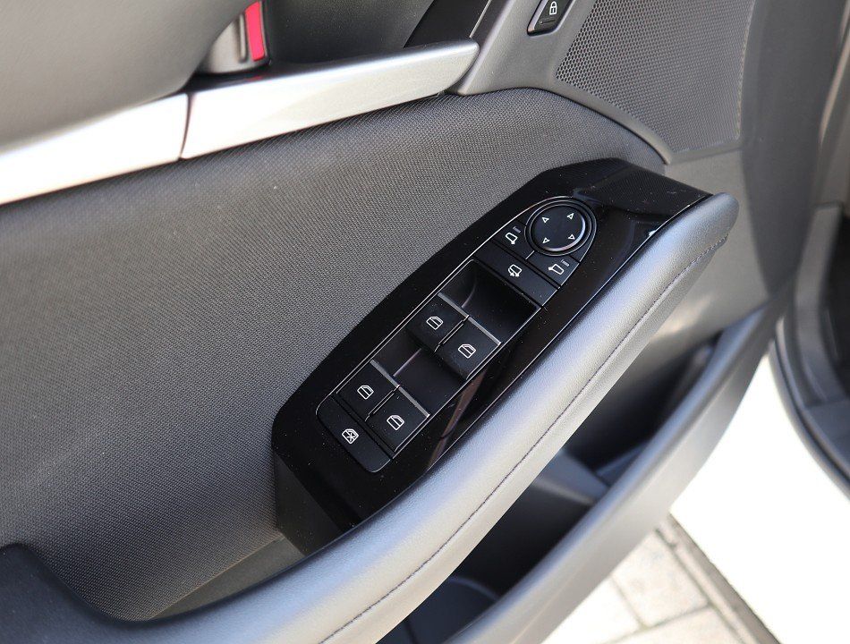 Fahrzeugabbildung Mazda 3 2025 Prime-Line G-140 *sofort* NAVI ACAA HUD R