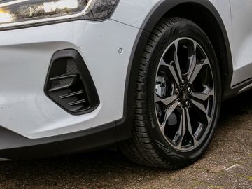 Ford Focus Active 1.0 X Parkautomatik Navi B&O LED