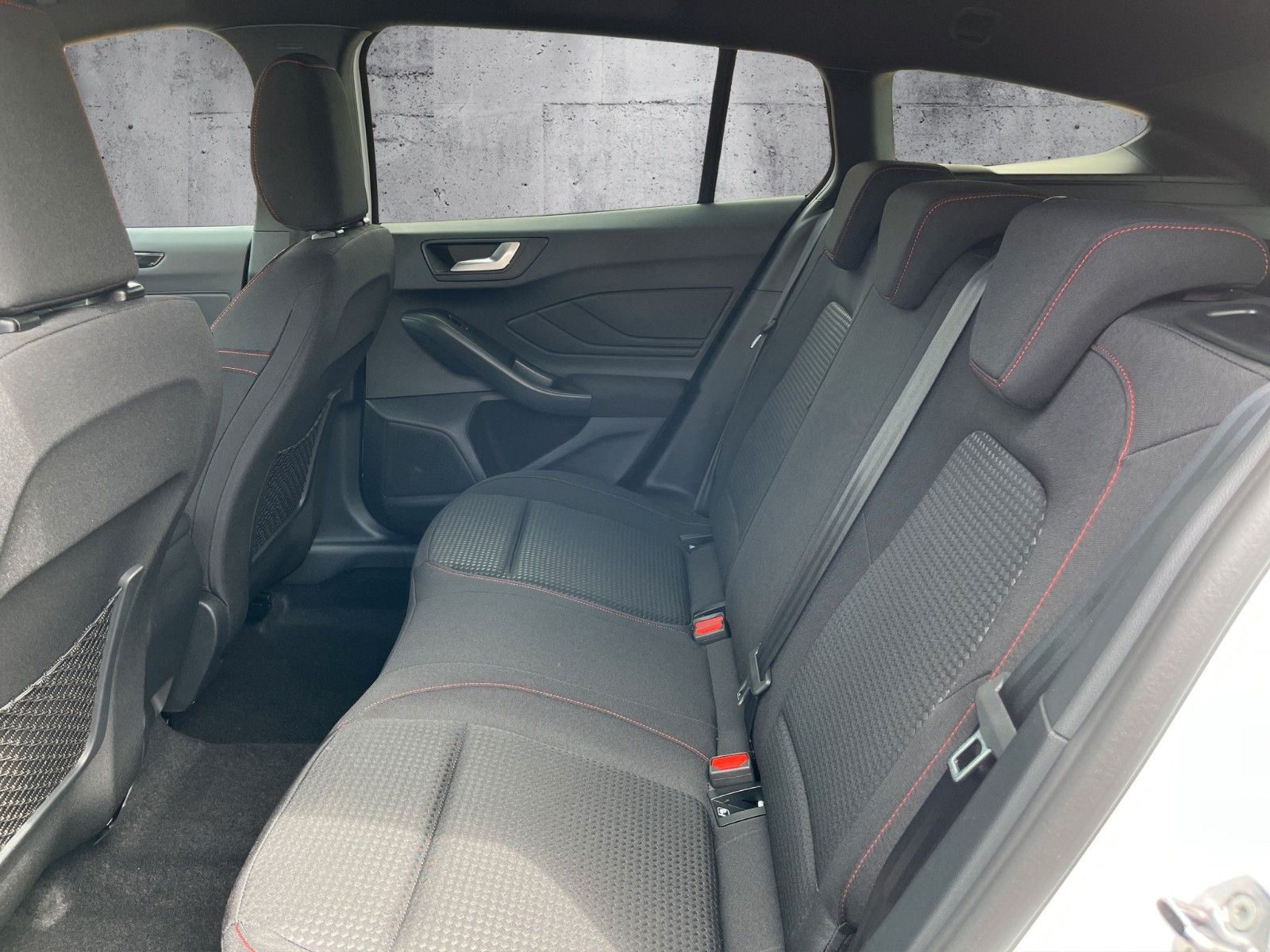 Fahrzeugabbildung Ford Focus Turnier ST-Line