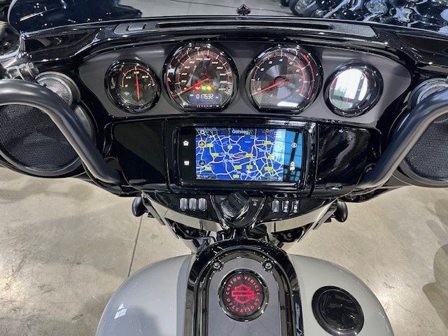 Fahrzeugabbildung Harley-Davidson CVO Milwaukee-Eight 117 mit einigen Umbauten